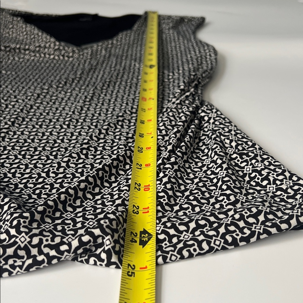 White House Black Market Black and White Patterned Women's Blouse‎ - S - Picture 4 of 8